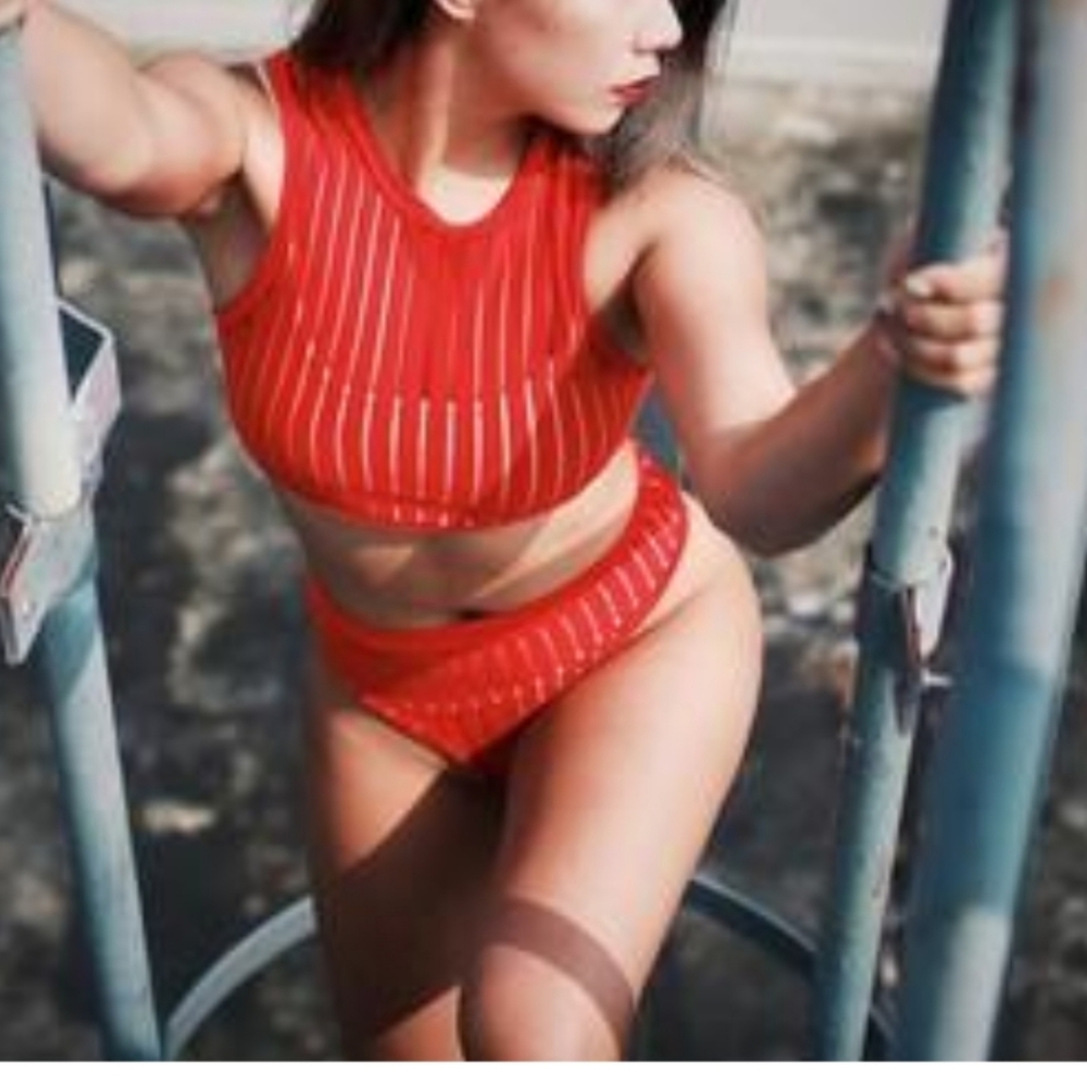 Hamade UK size 12 high waist pole bottom and crop top set. US large